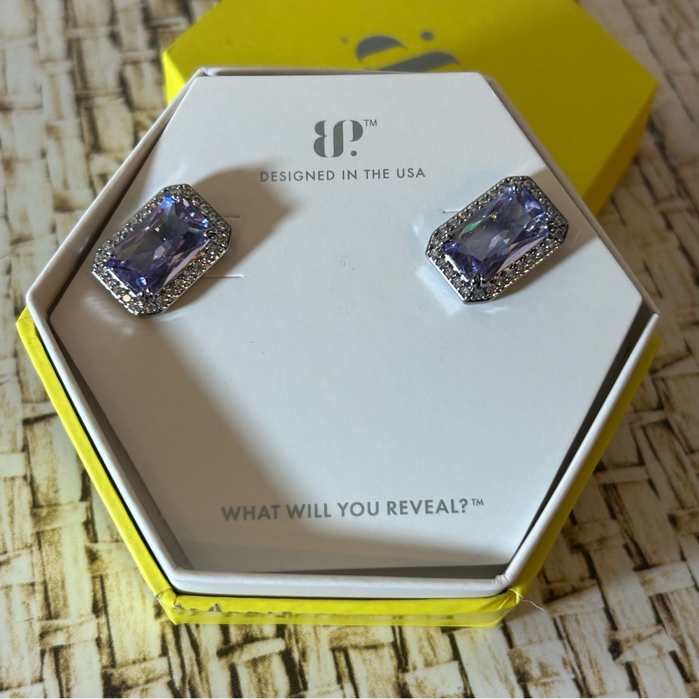 💎Regal In Every Way💎 - Picture 4 of 5